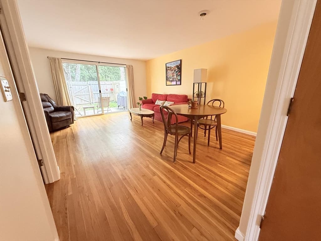 Condominium at 35 Webster Ct # 35, Amherst MA 01002, Amherst, photo 2 of 10