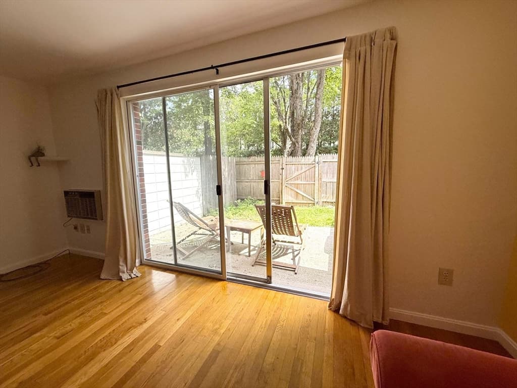 Condominium at 35 Webster Ct # 35, Amherst MA 01002, Amherst, photo 3 of 10