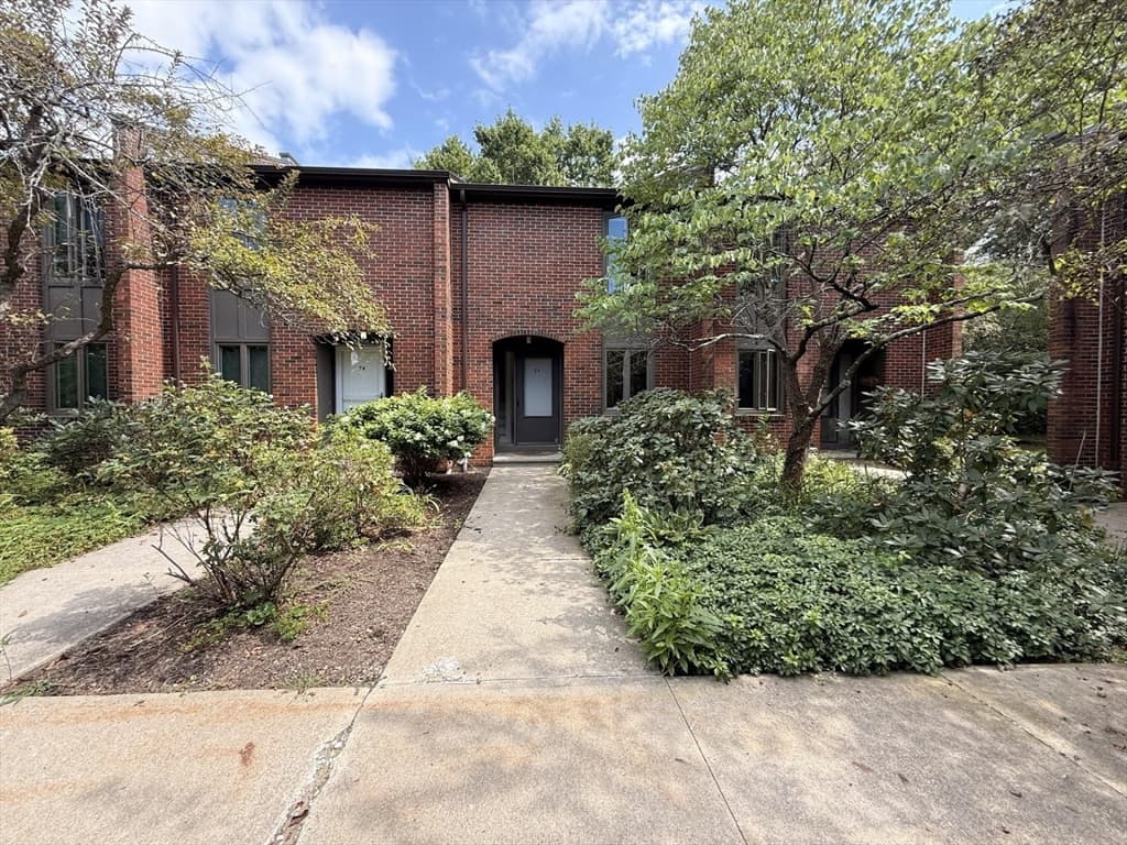 35 Webster Ct # 35, Amherst MA 01002