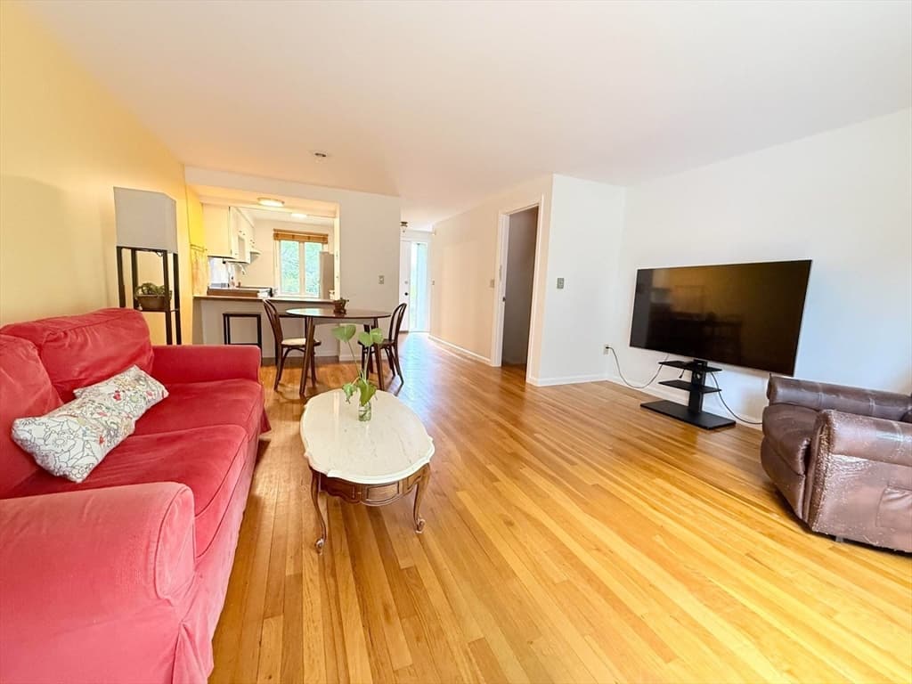 Condominium at 35 Webster Ct # 35, Amherst MA 01002, Amherst, photo 4 of 10