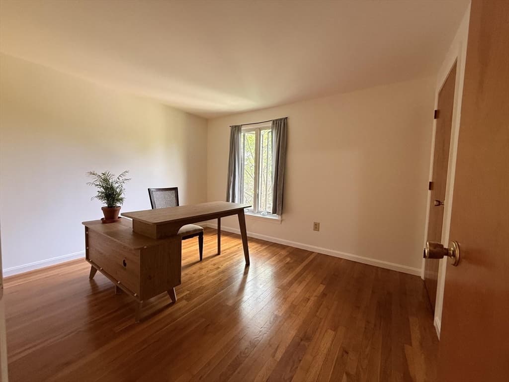 Condominium at 35 Webster Ct # 35, Amherst MA 01002, Amherst, photo 8 of 10