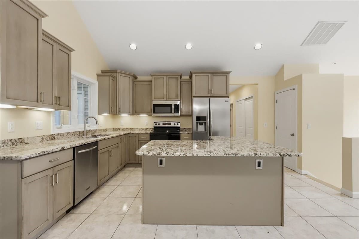 Single Family Residence at 1015 Forbes St, New Bedford MA 02745, New Bedford, photo 3 of 12