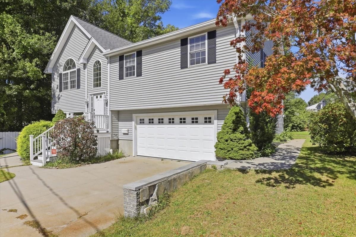 Single Family Residence at 1015 Forbes St, New Bedford MA 02745, New Bedford, photo 9 of 12