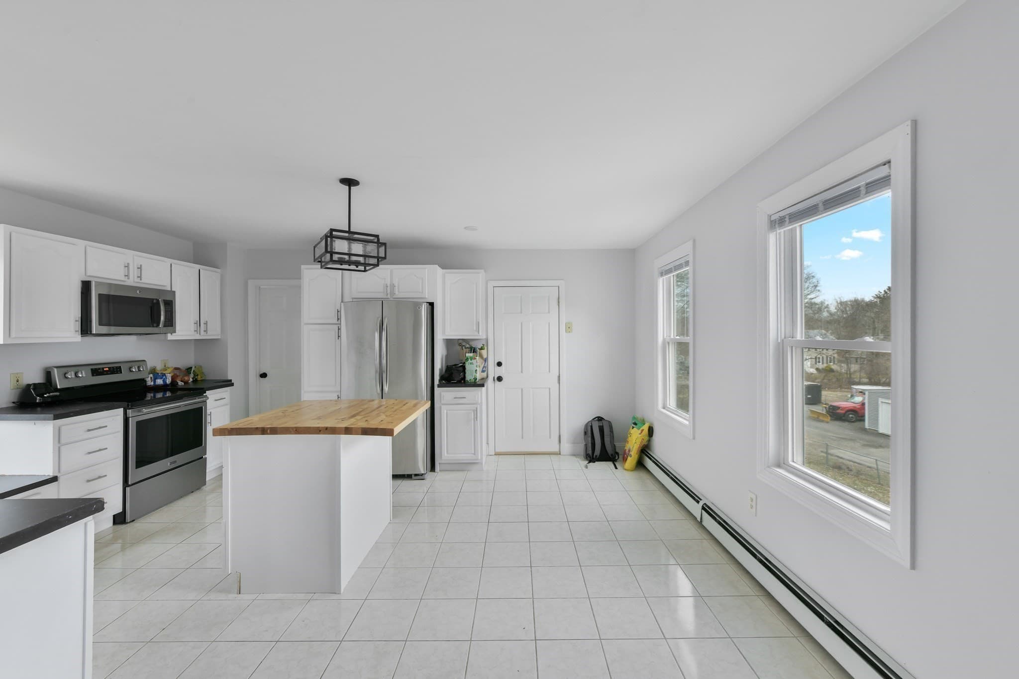3 Family at 76 Plain St, Taunton MA 02780, Taunton, photo 7 of 28