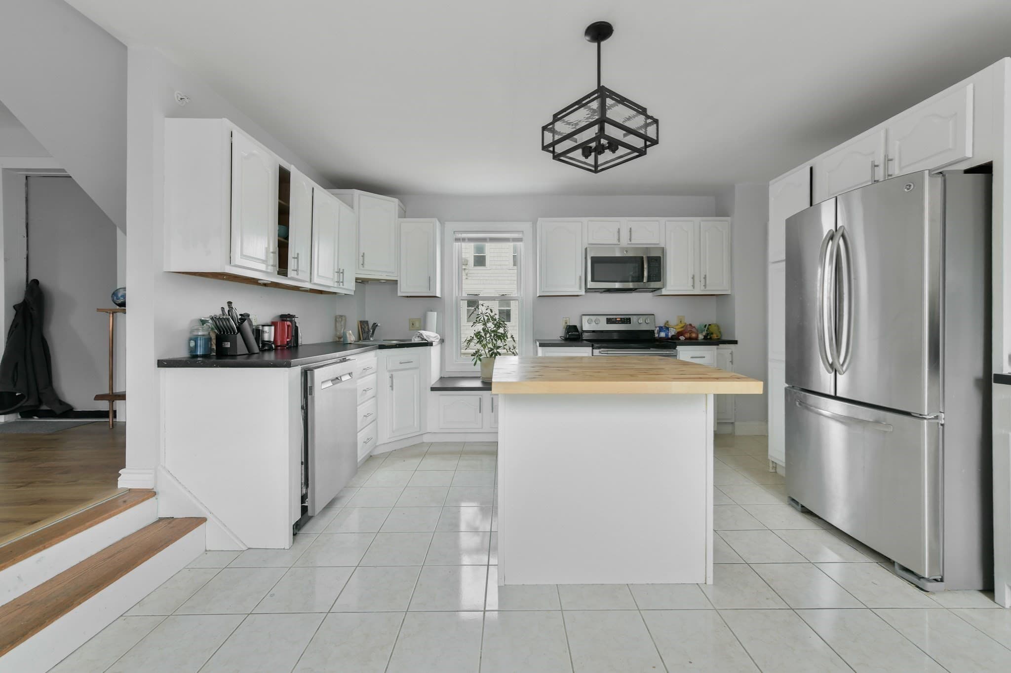 3 Family at 76 Plain St, Taunton MA 02780, Taunton, photo 9 of 28