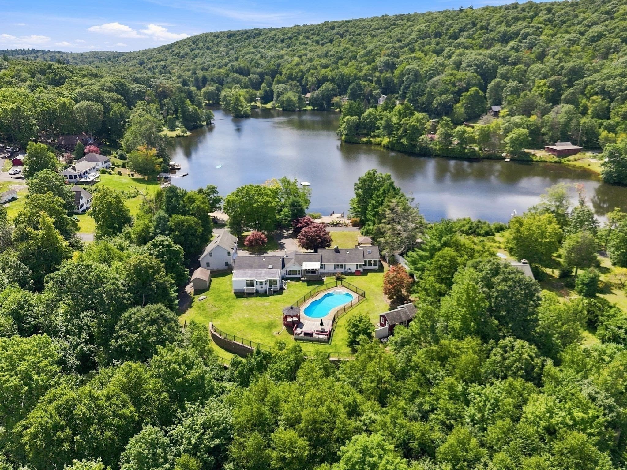 102 Lakeside Dr, Monson MA 01057