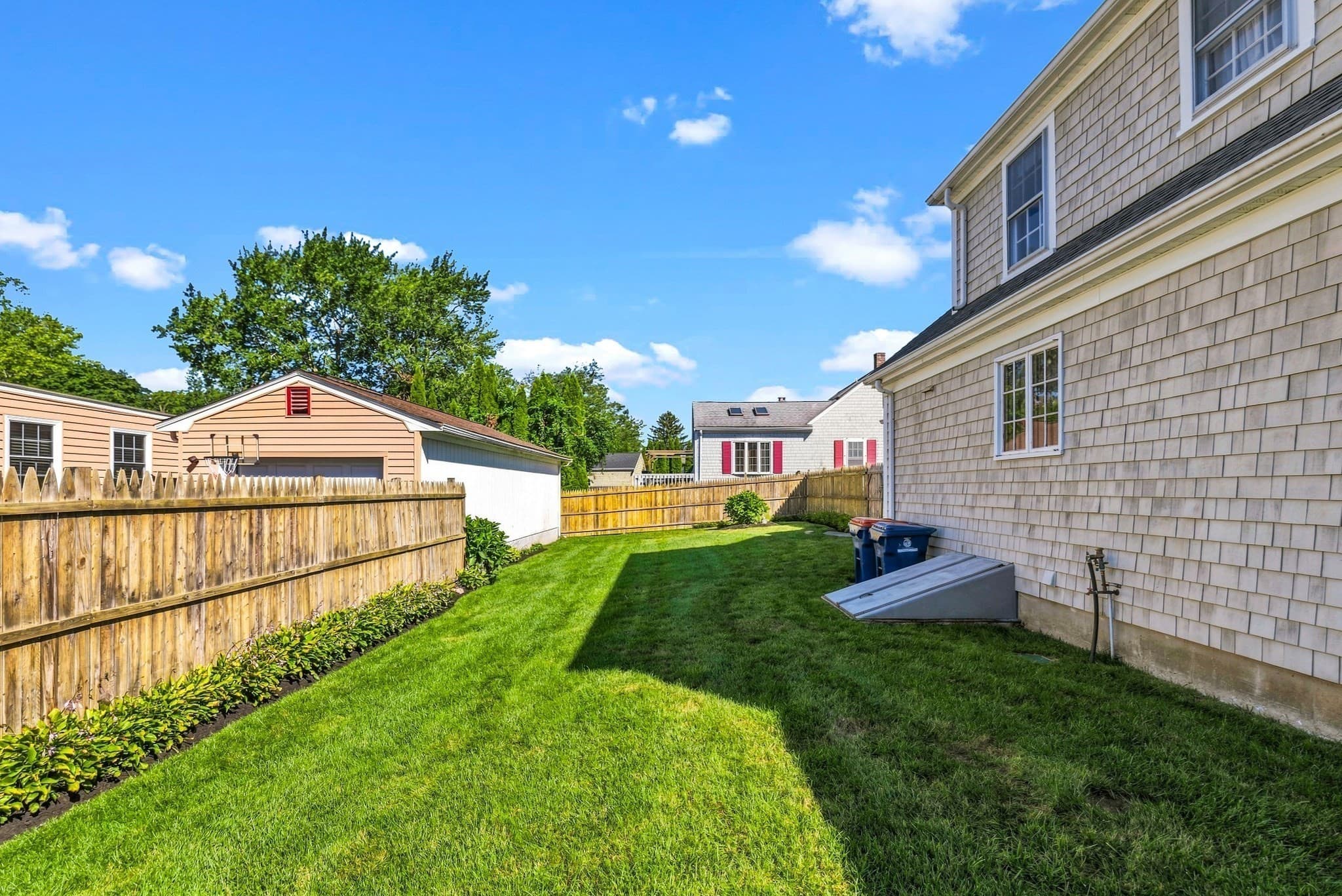 Single Family Residence at 189 Adelaide St, New Bedford MA 02745, New Bedford, photo 9 of 42