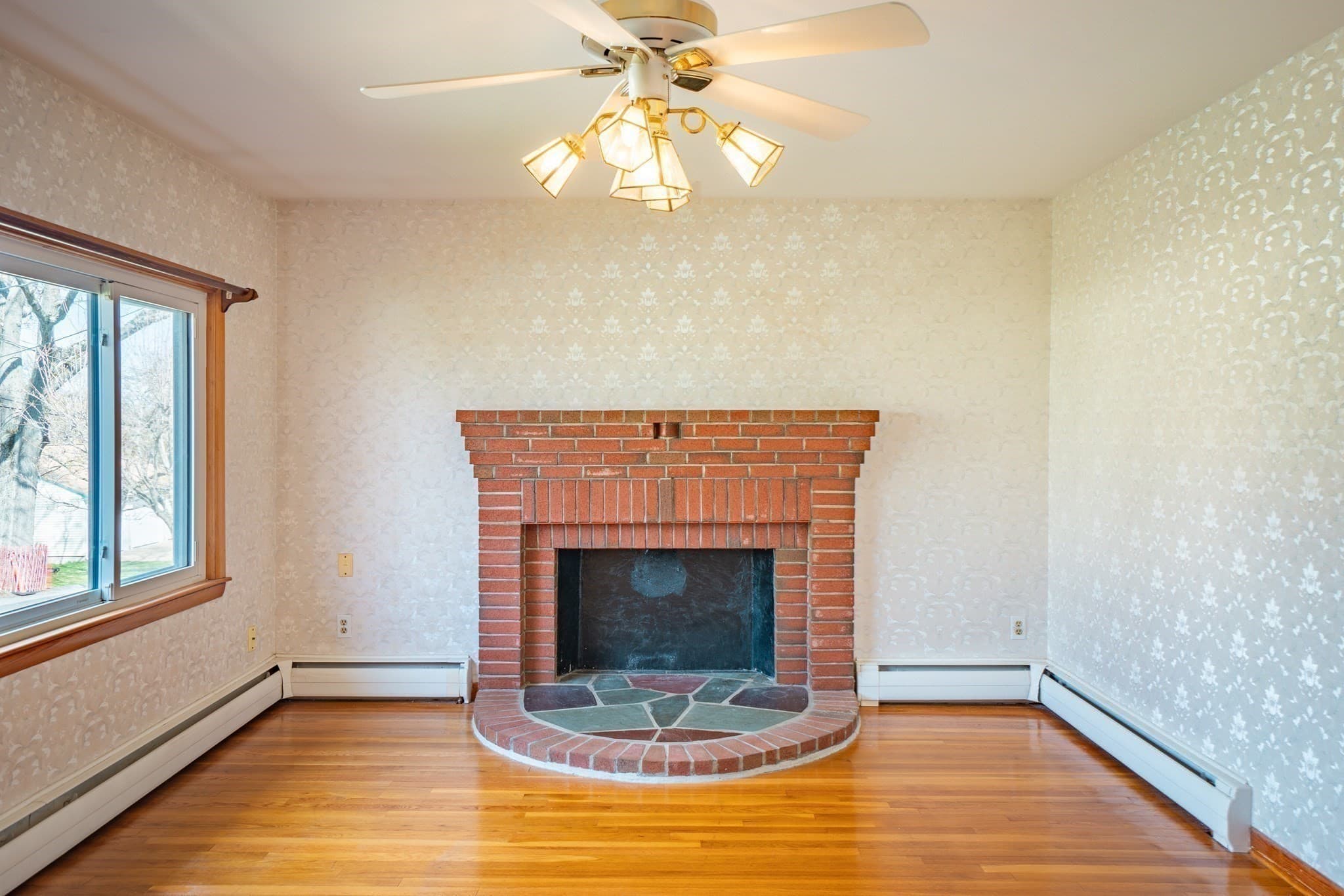 Single Family Residence at 7 Cedarcrest Rd, Salem MA 01970, Salem, photo 7 of 41