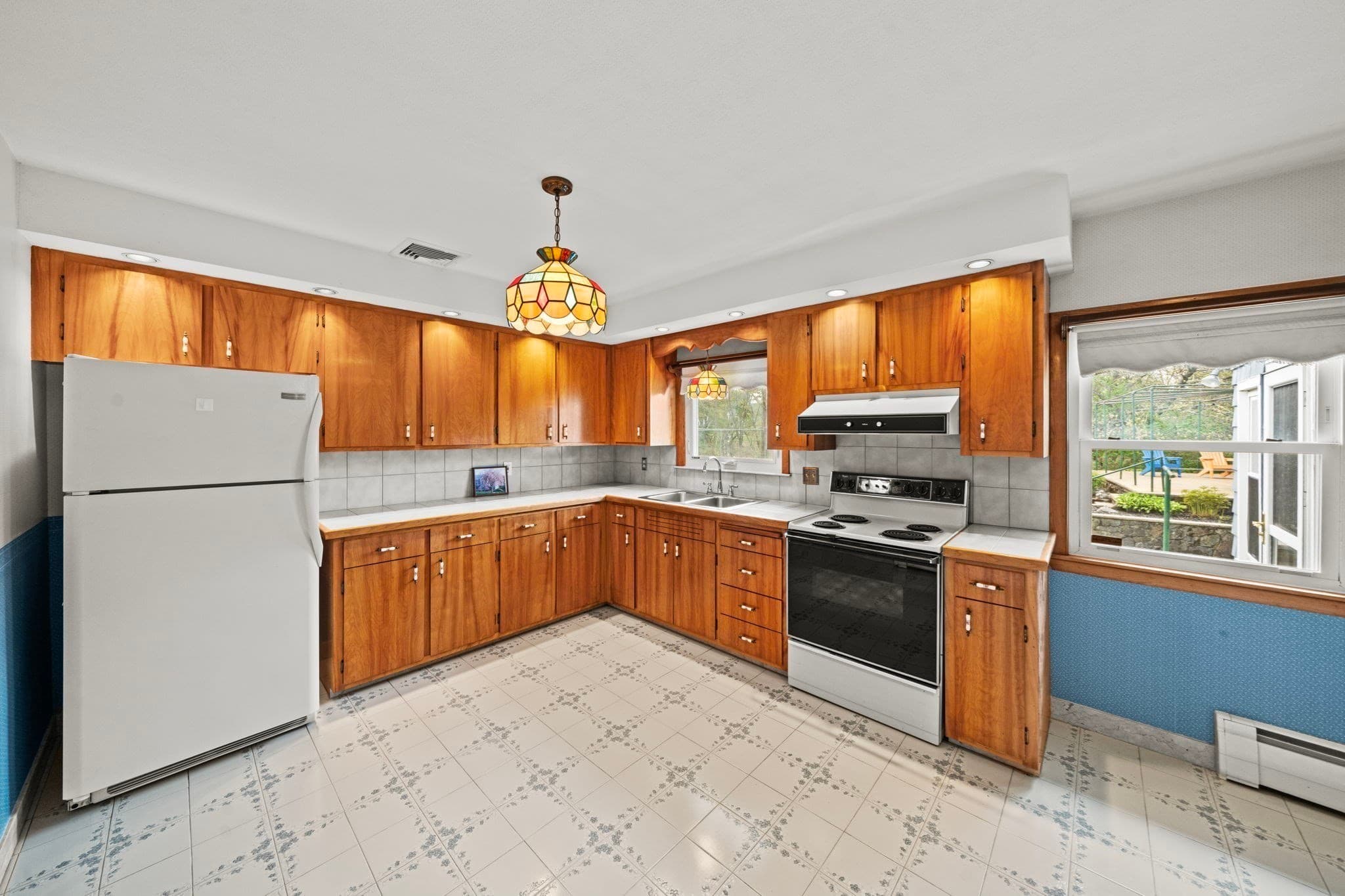 Single Family Residence at 7 Cedarcrest Rd, Salem MA 01970, Salem, photo 11 of 41