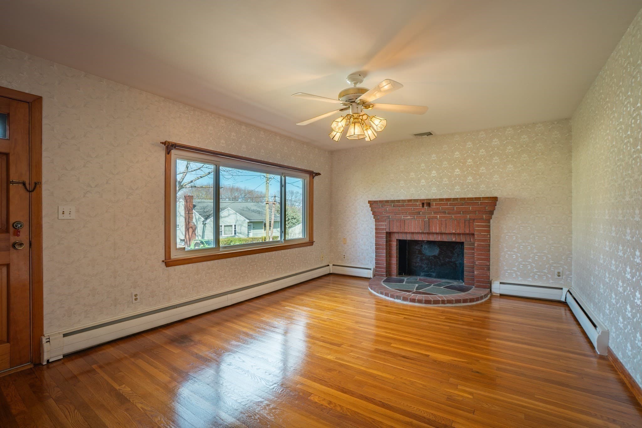 Single Family Residence at 7 Cedarcrest Rd, Salem MA 01970, Salem, photo 4 of 41