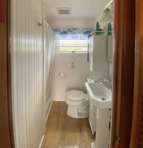 Condominium at 195 N Shore Blvd # J, Sandwich MA 02537, Sandwich, photo 5 of 6