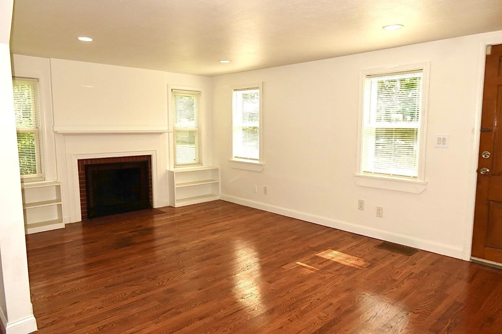 Single Family Residence at 61 Russell Street, Springfield MA 01104, Springfield, photo 10 of 25
