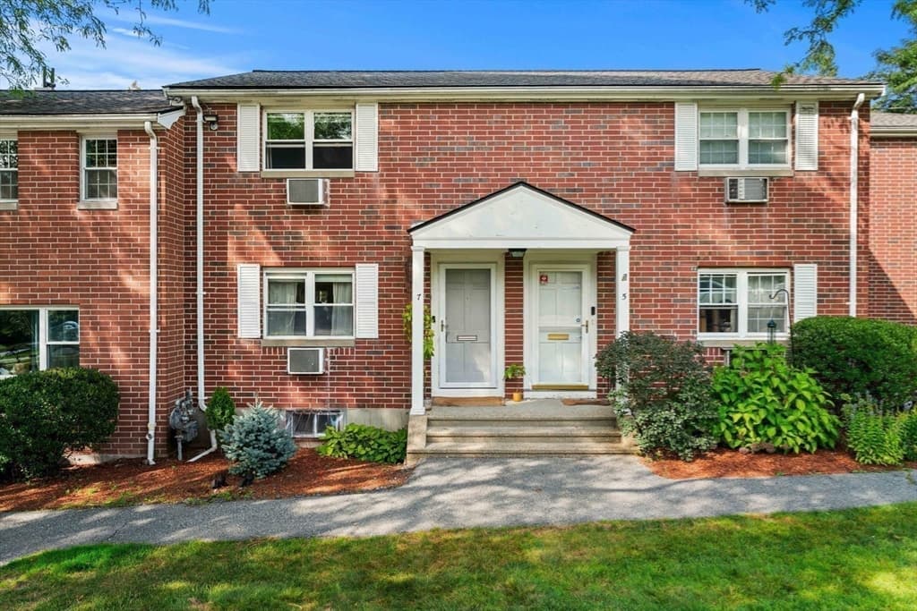Condominium at 7 Village Green Drive # 7, North Andover MA 01845, North Andover, photo 23 of 28