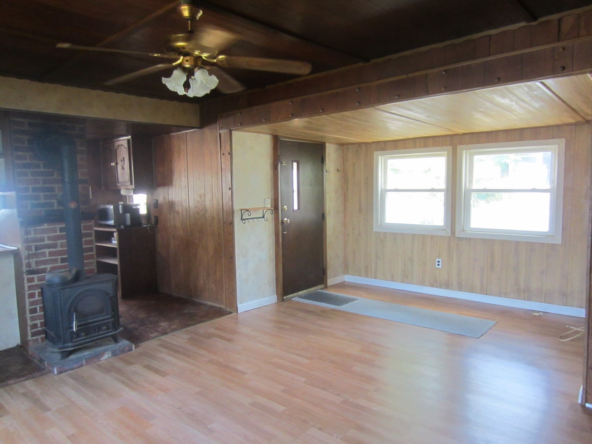 Mobile Home at 8 Kristen Ln, Wareham MA 02571, Wareham, photo 8 of 22