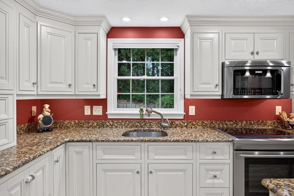 Single Family Residence at 12 Quail Hollow Rd, Dennis MA 02638, Dennis, photo 7 of 35