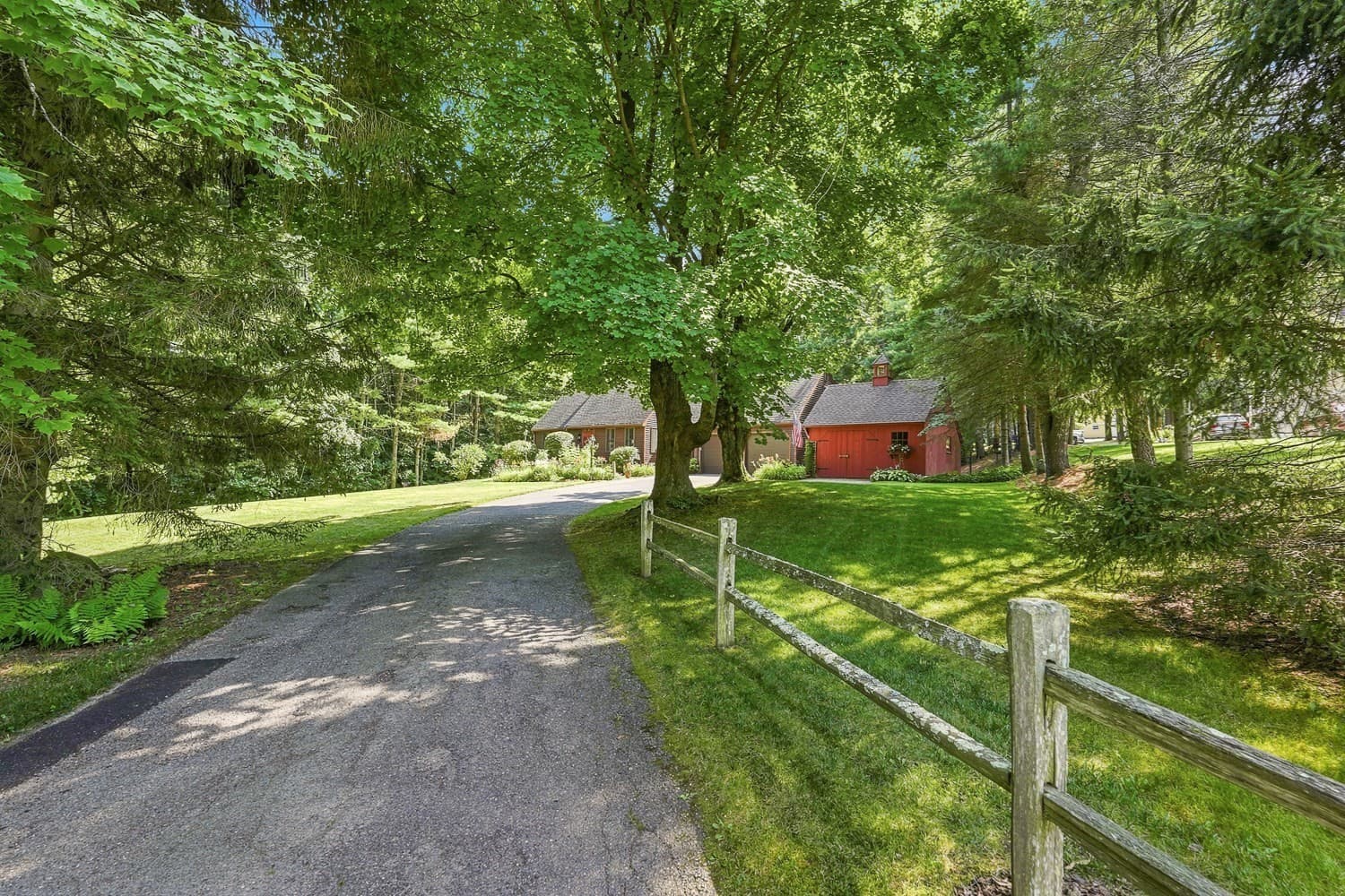 Single Family Residence at 109 Lee St, West Boylston MA 01583, West Boylston, photo 2 of 41