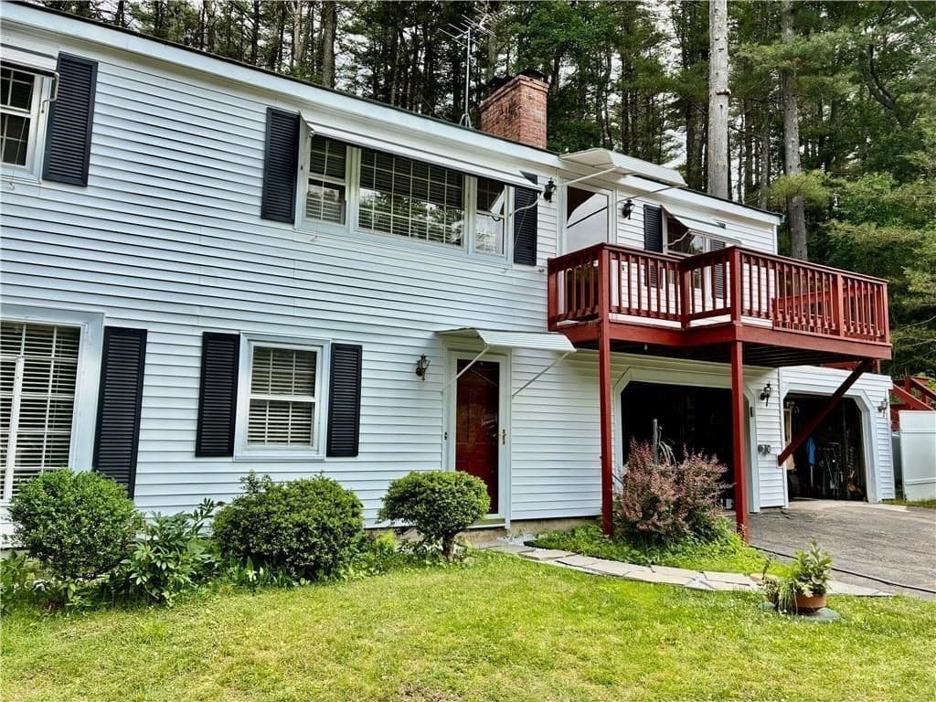Single Family Residence at 12 Tom Lee Drive, North Smithfield RI 02896, North Smithfield, photo 2 of 28