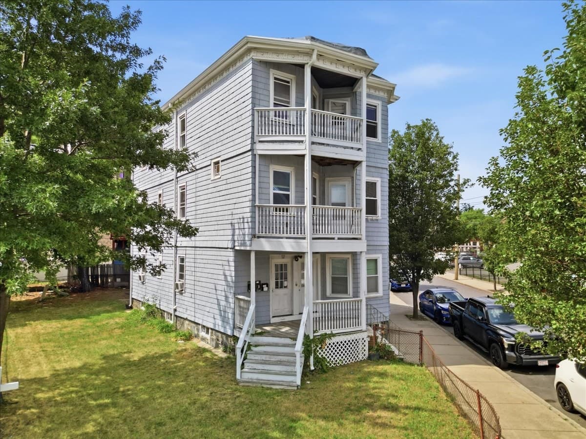 15-17 Gladstone St, Everett MA 02149