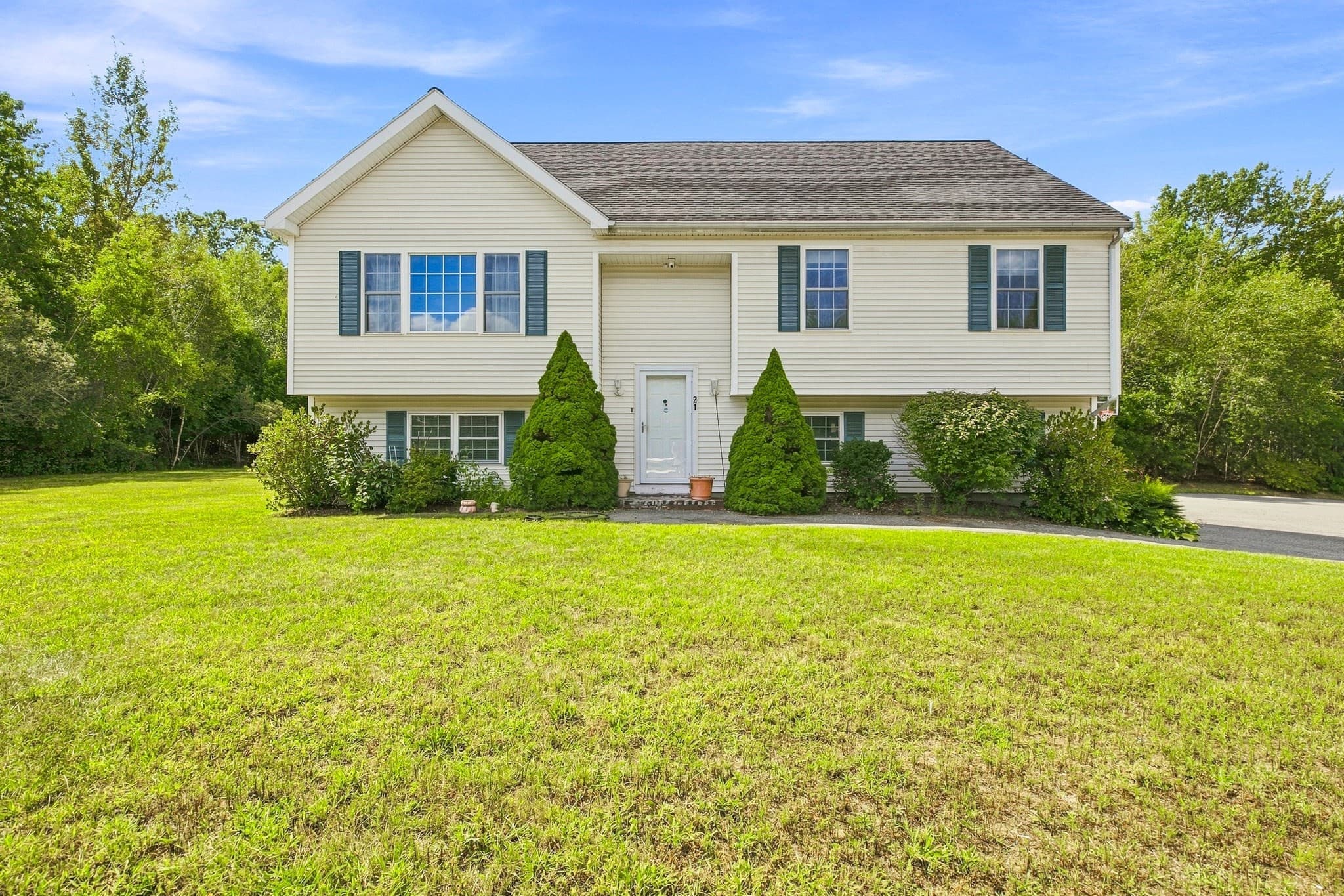 21 Hamilton Way, Holbrook MA 02343