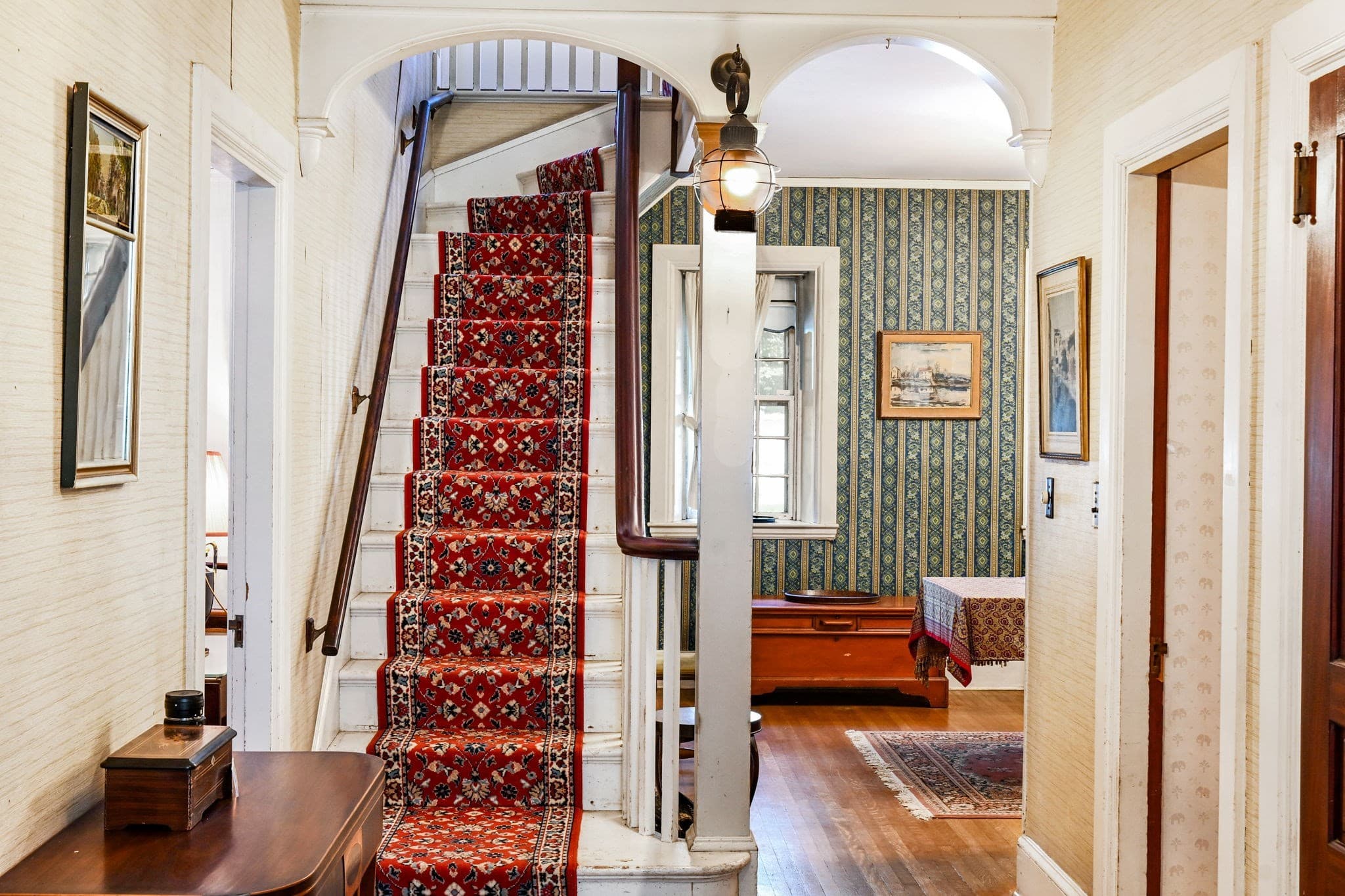 Single Family Residence at 30 Arnold Place, New Bedford MA 02740, New Bedford, photo 4 of 42