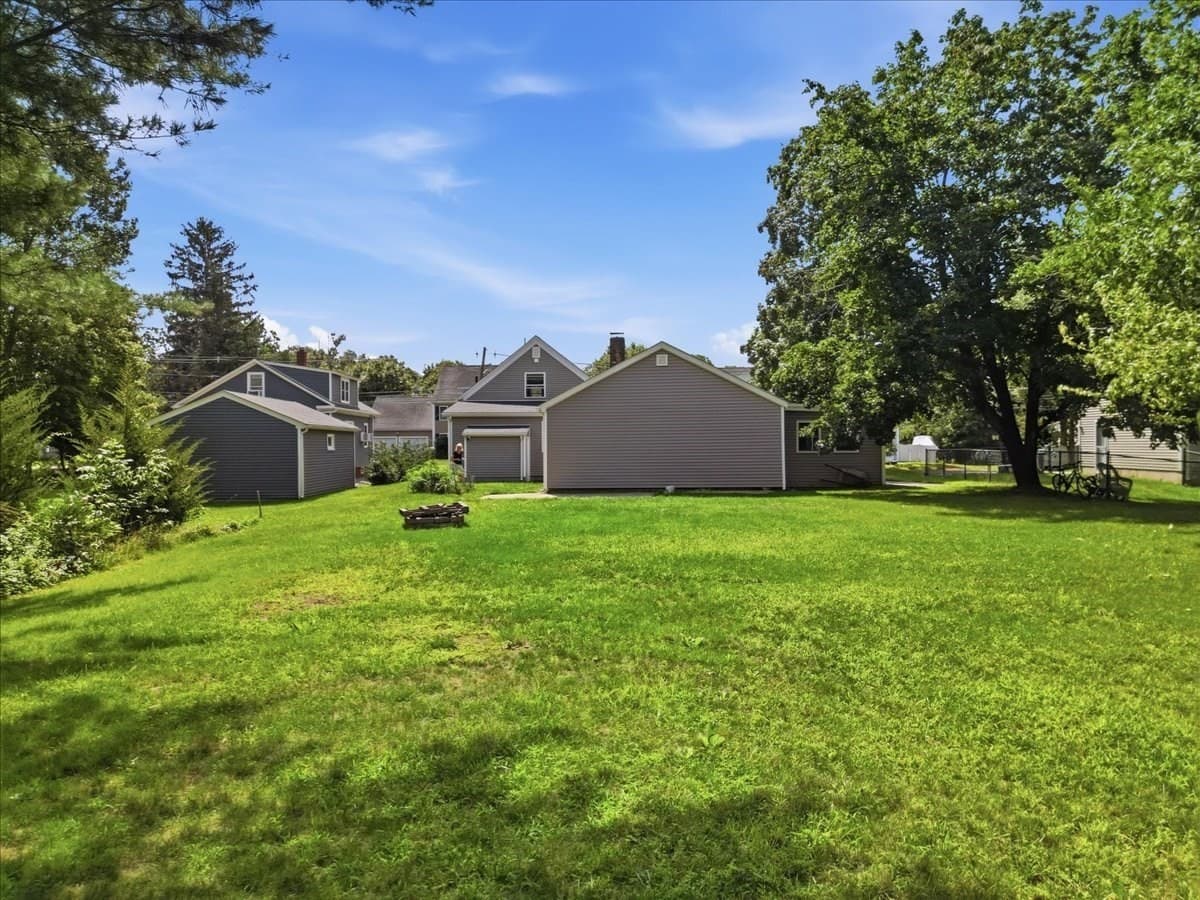 Single Family Residence at 246 Thurber Ave, Attleboro MA 02703, Attleboro, photo 14 of 37