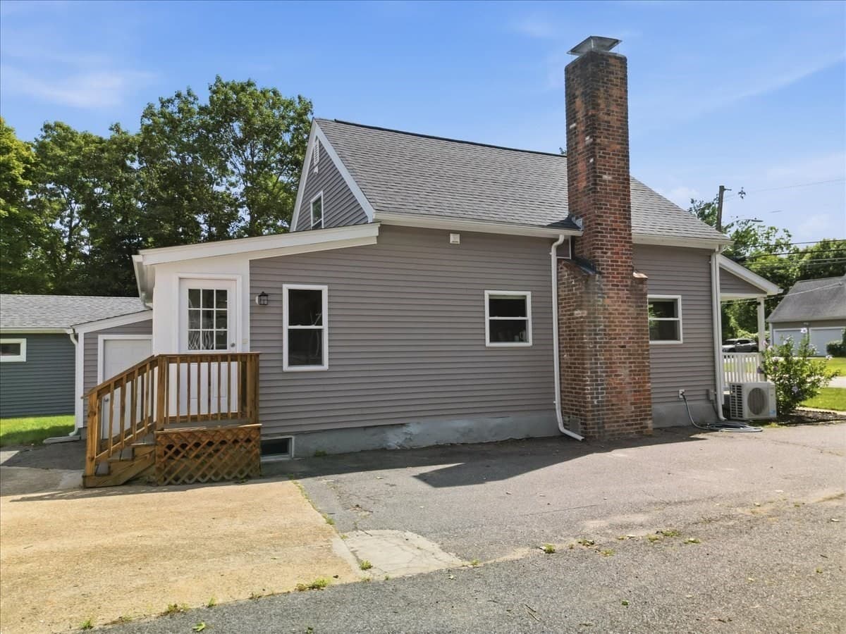 Single Family Residence at 246 Thurber Ave, Attleboro MA 02703, Attleboro, photo 11 of 37
