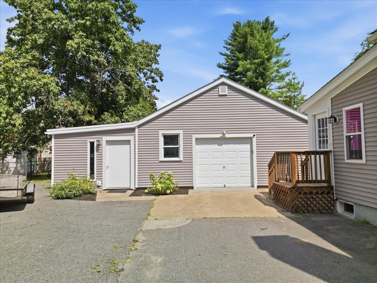 Single Family Residence at 246 Thurber Ave, Attleboro MA 02703, Attleboro, photo 4 of 37