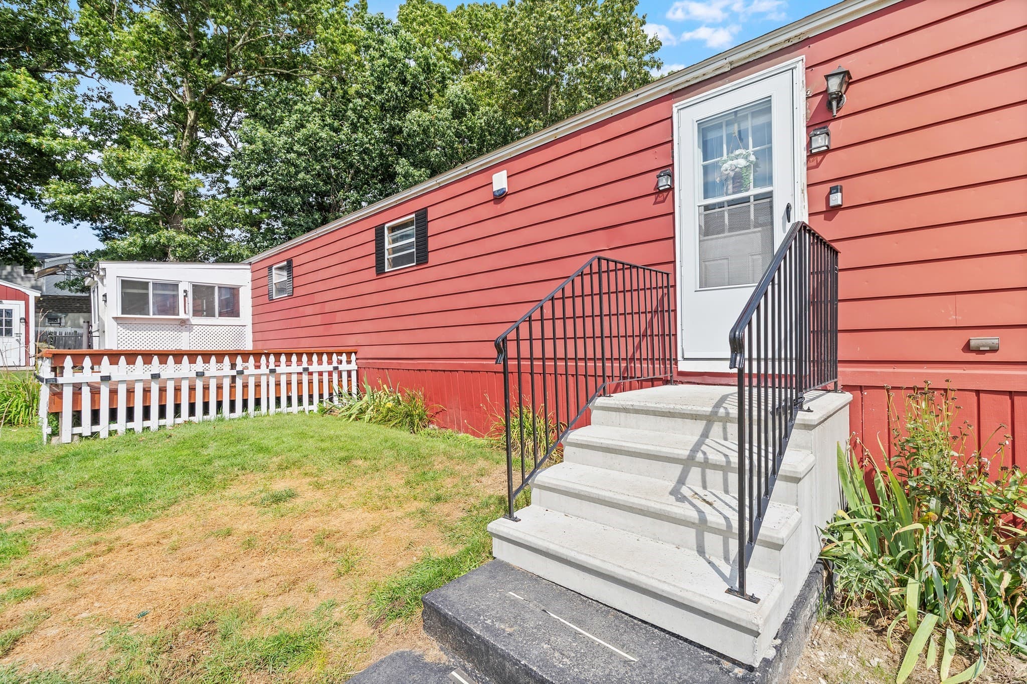 Mobile Home at 32 Kevork Ave, Marlborough MA 01752, Marlborough, photo 4 of 28