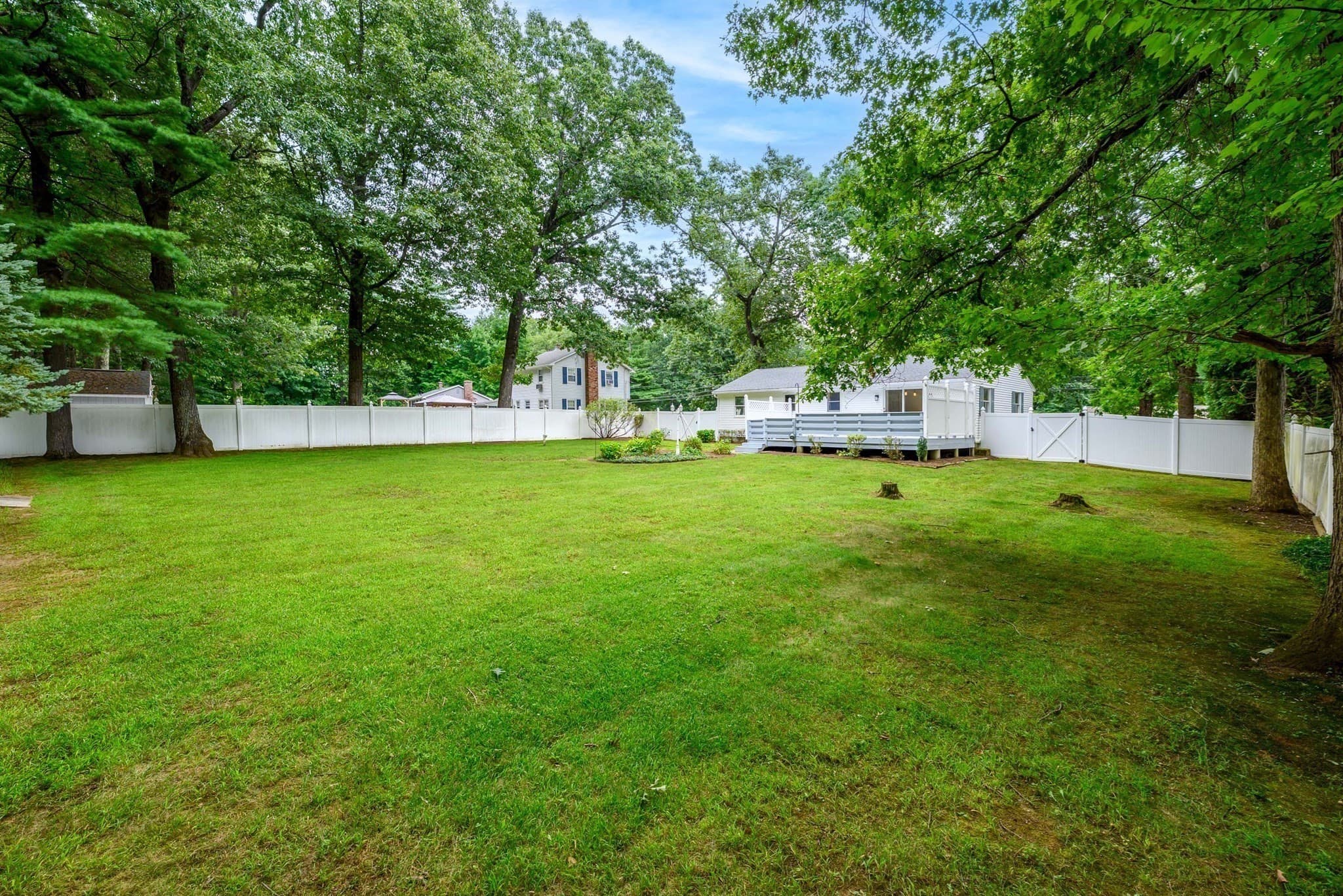 Single Family Residence at 317 Paper Mill Rd, Westfield MA 01085, photo 4 of 28
