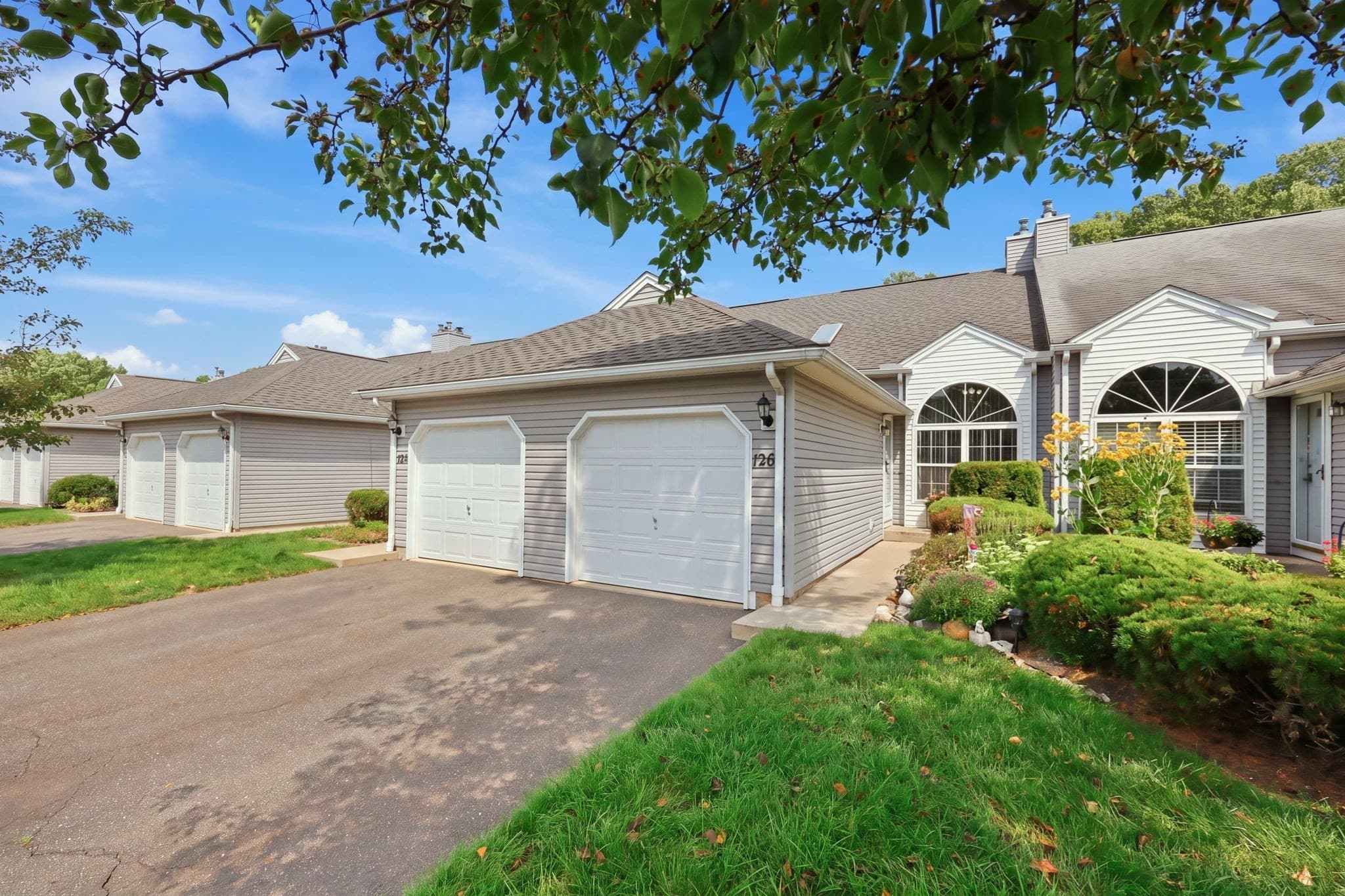 Condominium at 126 Brookfield Ln # 126, Agawam MA 01001, Agawam, photo 2 of 28