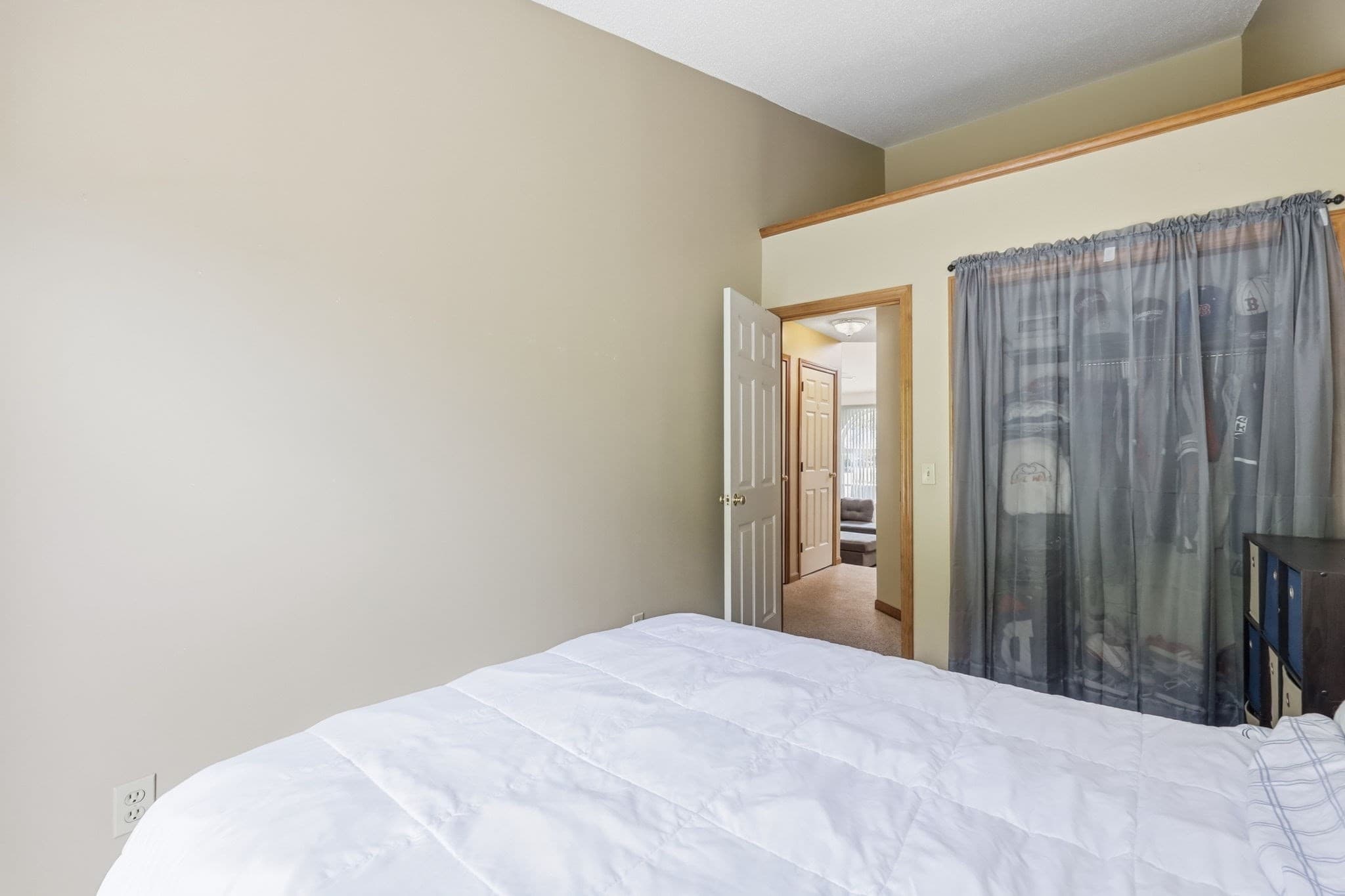 Condominium at 126 Brookfield Ln # 126, Agawam MA 01001, Agawam, photo 13 of 28