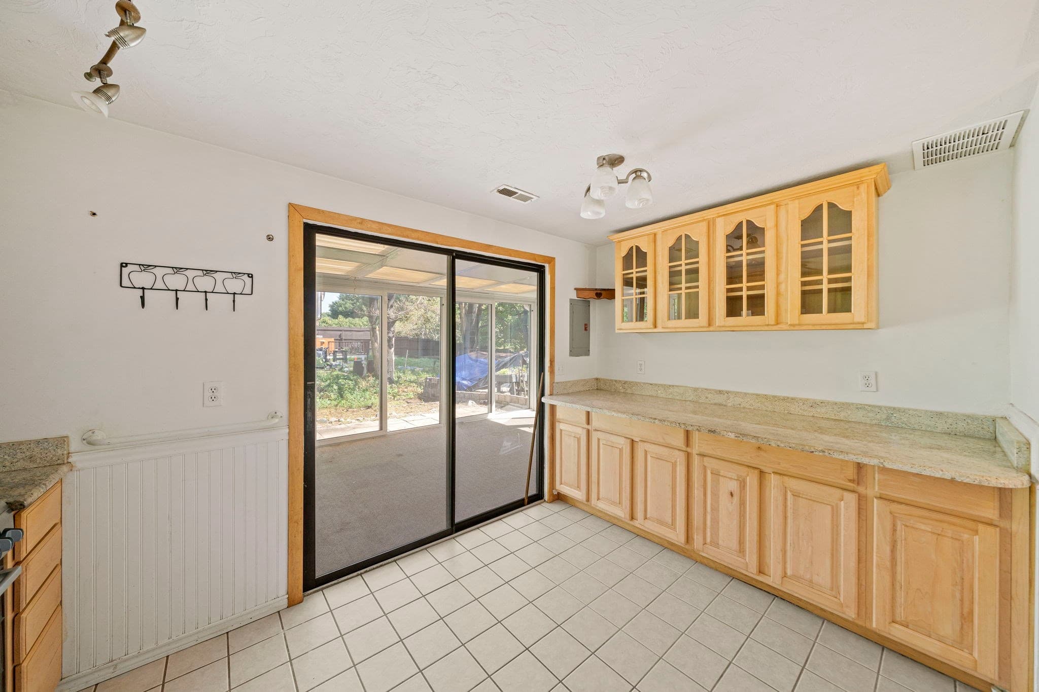 Condominium at 23 Hayward # 23, Randolph MA 02368, Randolph, photo 7 of 21