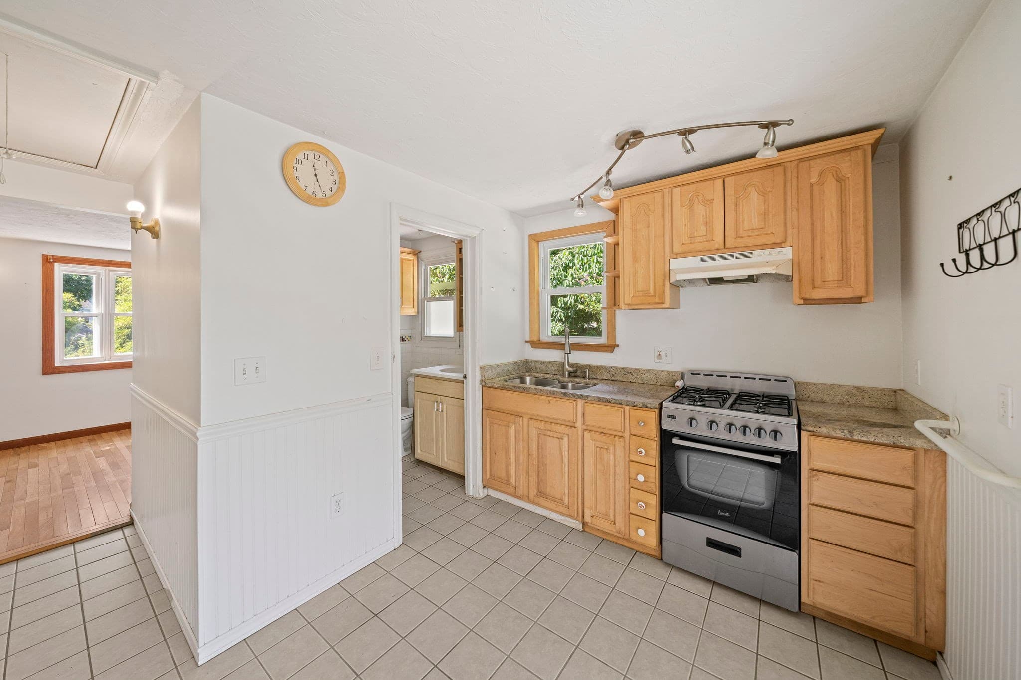 Condominium at 23 Hayward # 23, Randolph MA 02368, Randolph, photo 5 of 21