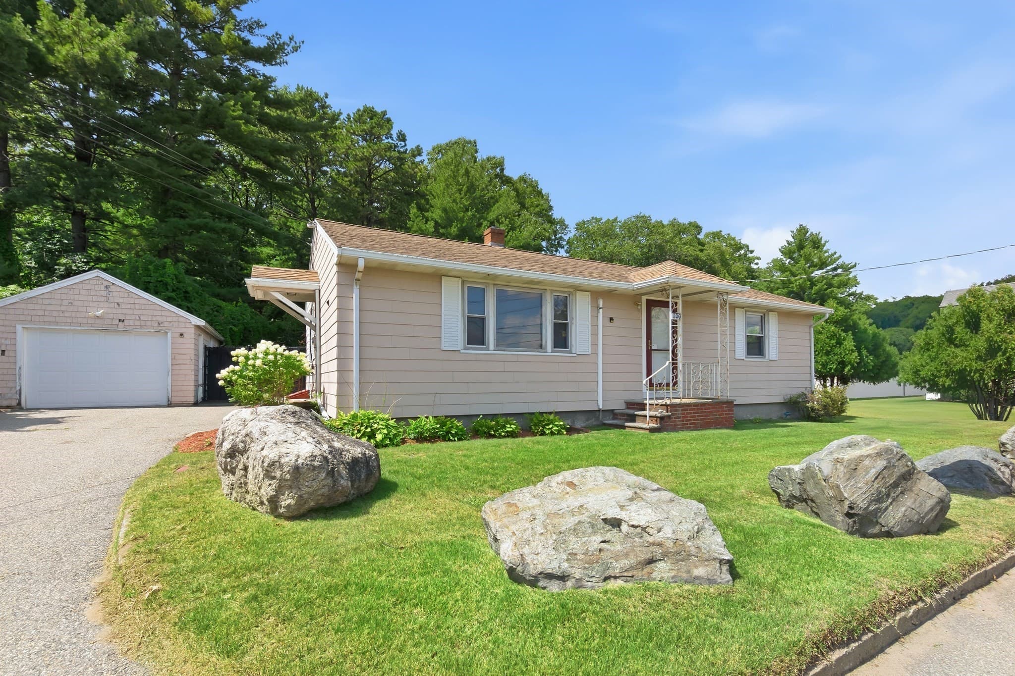 1100 Main St, Woburn MA 01801