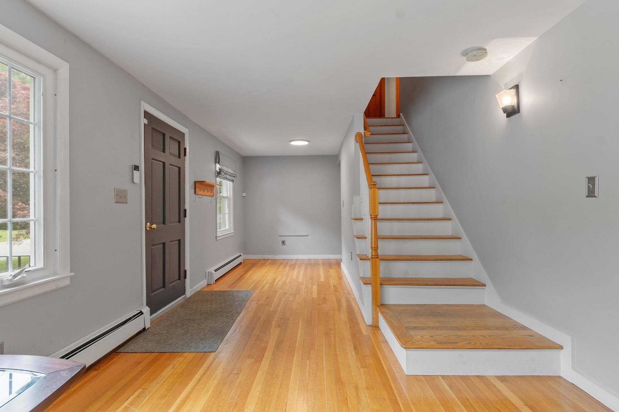 Single Family Residence at 55 Dorothy Ave, Holden MA 01520, Holden, photo 8 of 34