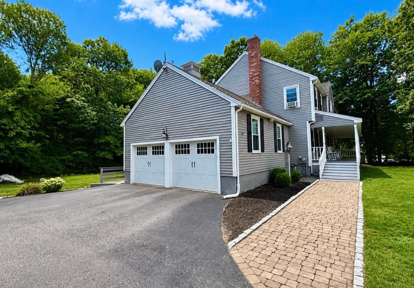 Single Family Residence at 17 Fox Run Road, Medway MA 02053, Medway, photo 2 of 30