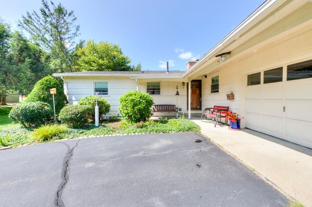 Single Family Residence at 6 Burtenmar Circle, Paxton MA 01612, Paxton, photo 2 of 36