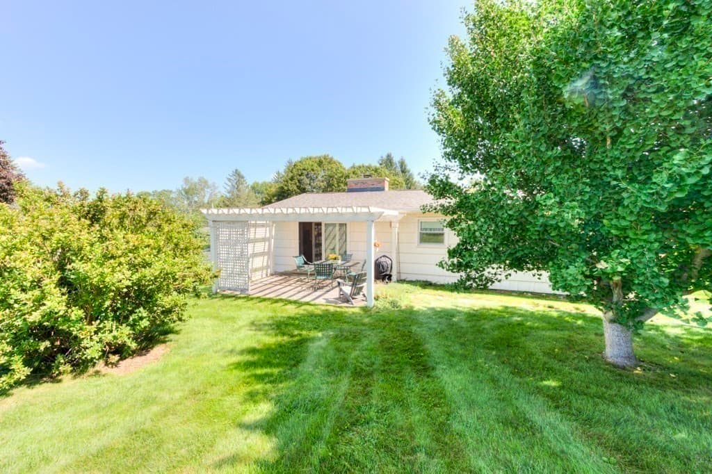 Single Family Residence at 6 Burtenmar Circle, Paxton MA 01612, Paxton, photo 6 of 36