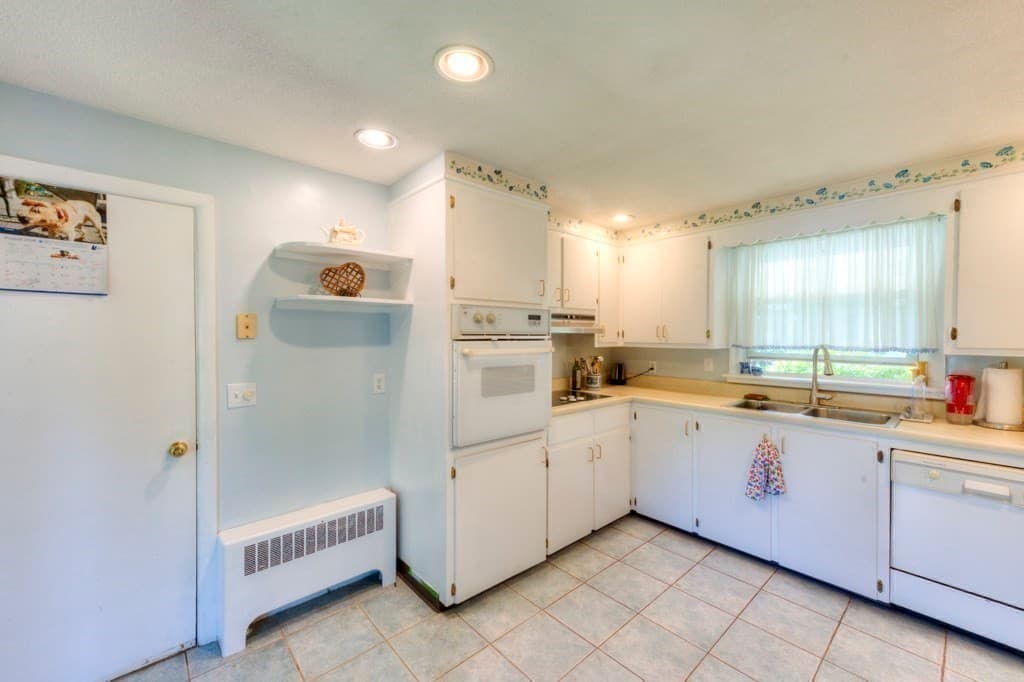 Single Family Residence at 6 Burtenmar Circle, Paxton MA 01612, Paxton, photo 17 of 36