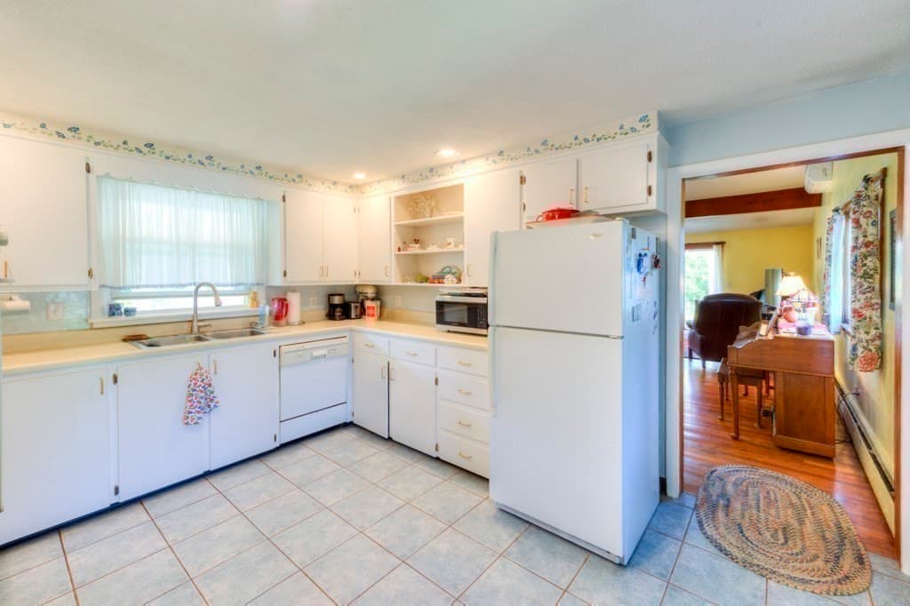 Single Family Residence at 6 Burtenmar Circle, Paxton MA 01612, Paxton, photo 16 of 36