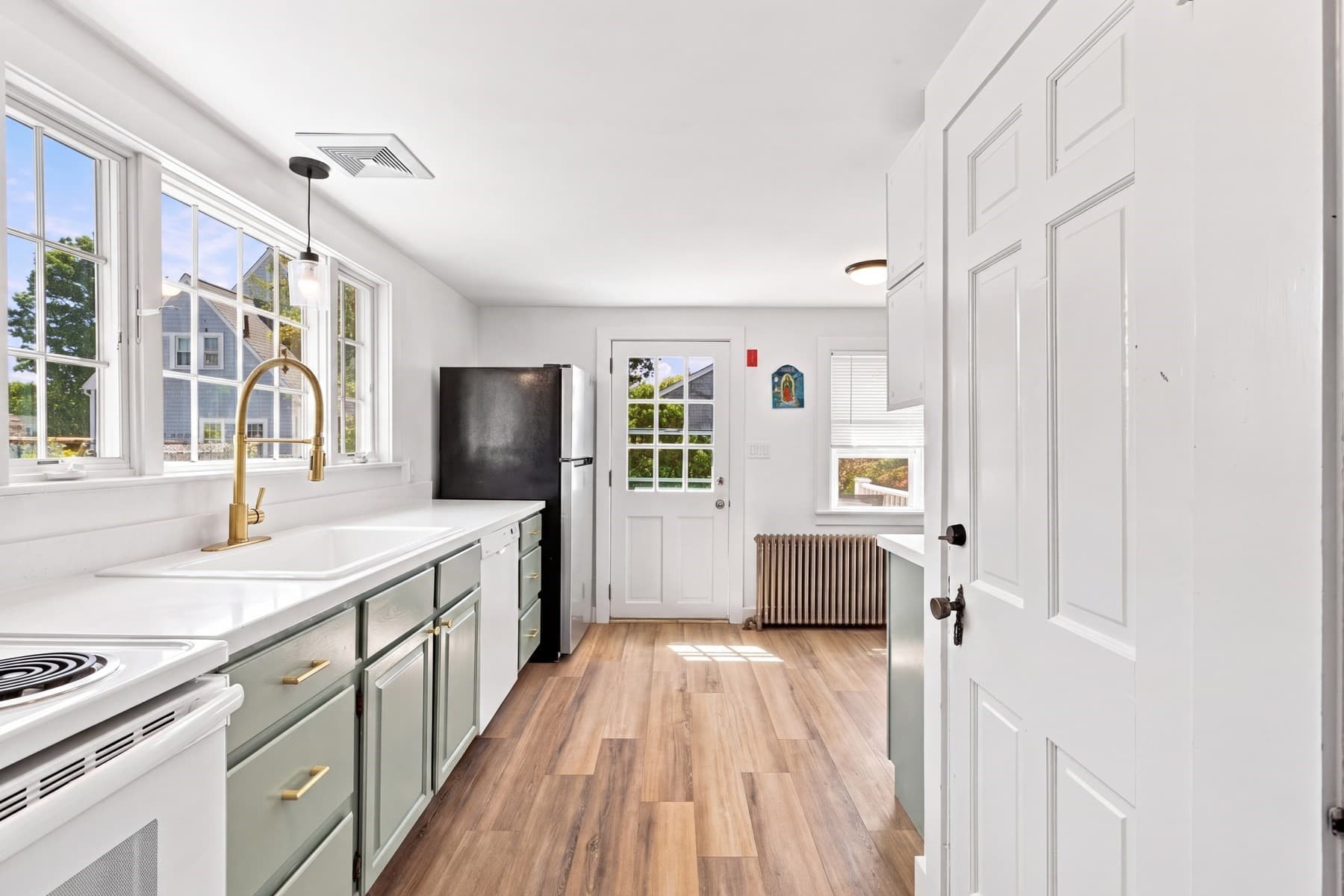 Single Family Residence at 35 Walnut St, Barnstable MA 02601, Barnstable, photo 6 of 29
