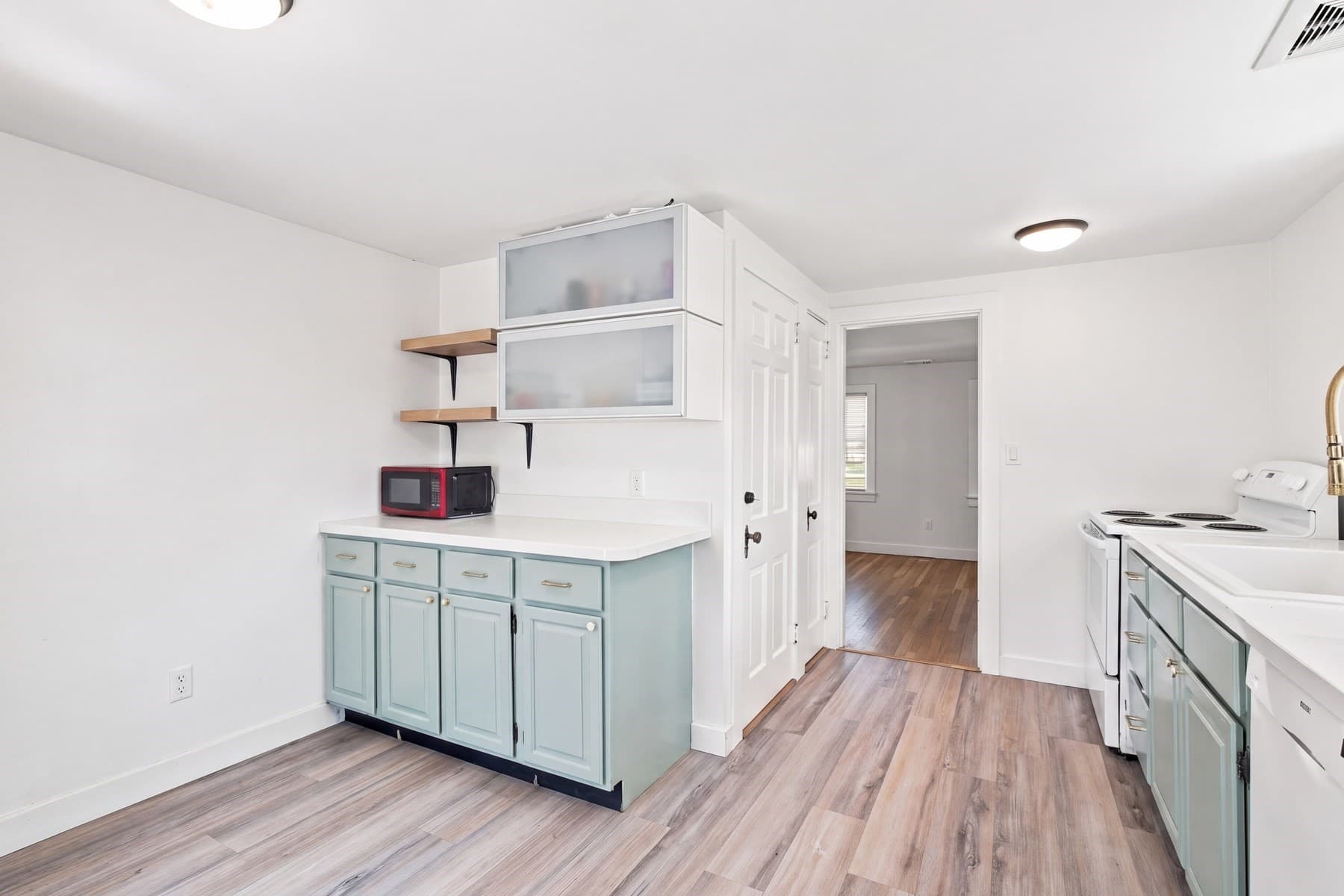 Single Family Residence at 35 Walnut St, Barnstable MA 02601, Barnstable, photo 8 of 29
