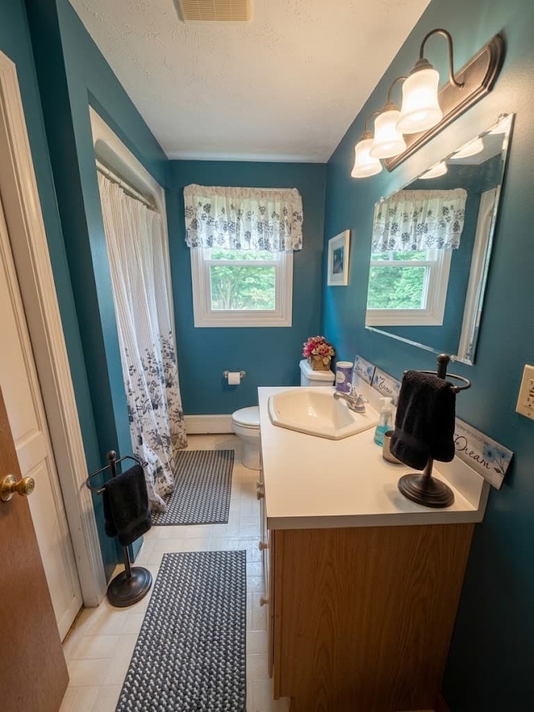 Single Family Residence at 2 Fairmount Ave, Bristol RI 02809, Bristol, photo 11 of 28