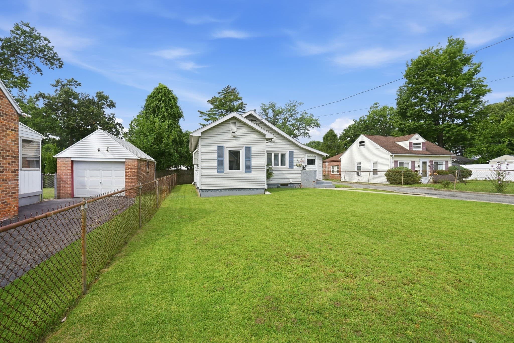 Single Family Residence at 66 Upland, Springfield MA 01104, Springfield, photo 2 of 41