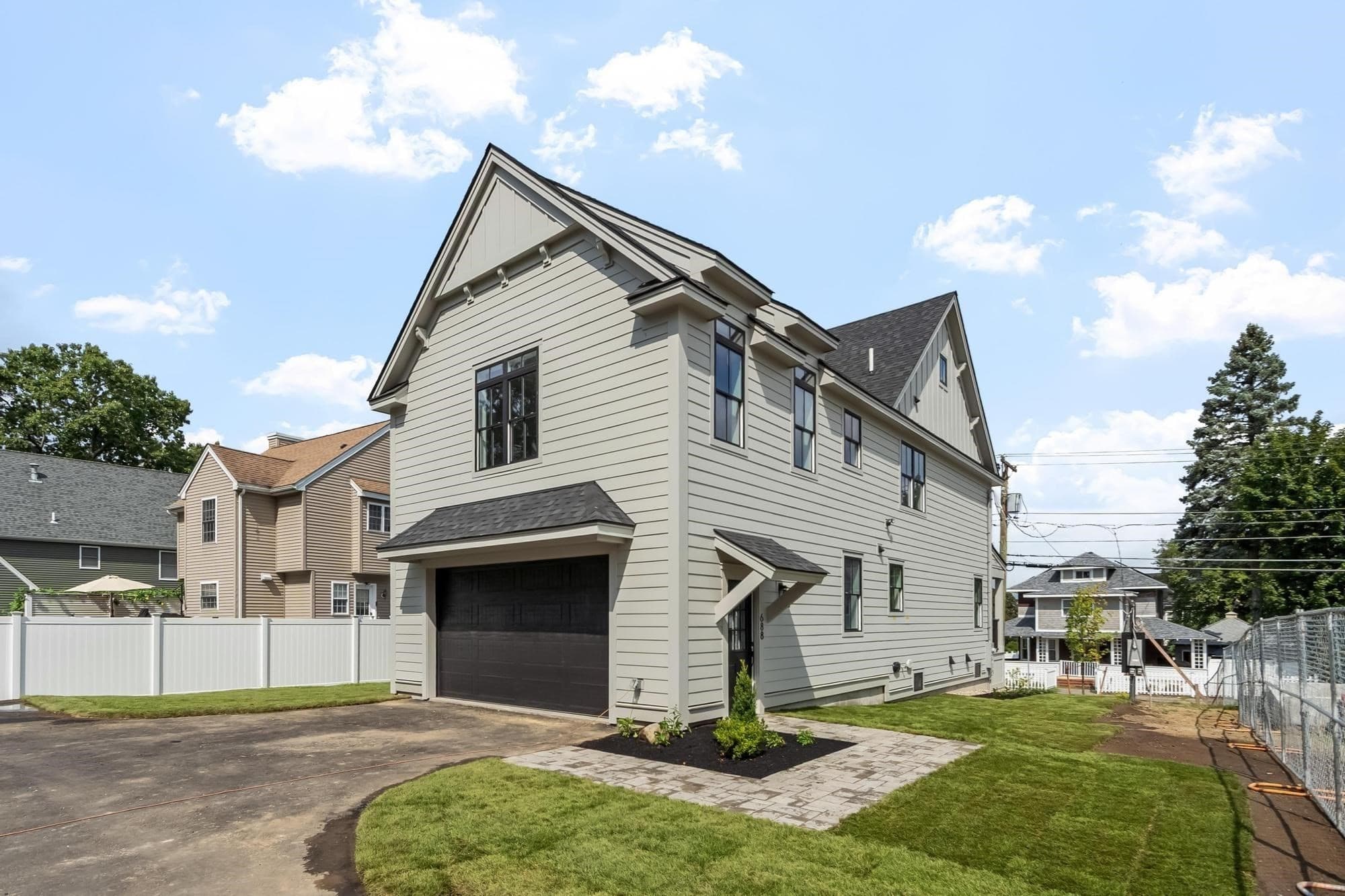 688 Westford St, Lowell MA 01851
