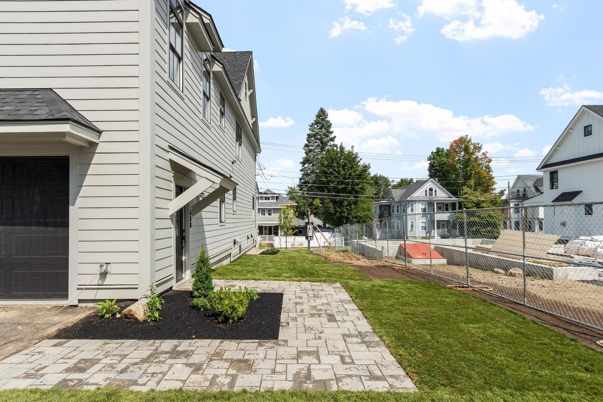 Single Family Residence at 688 Westford St, Lowell MA 01851, Lowell, photo 5 of 42