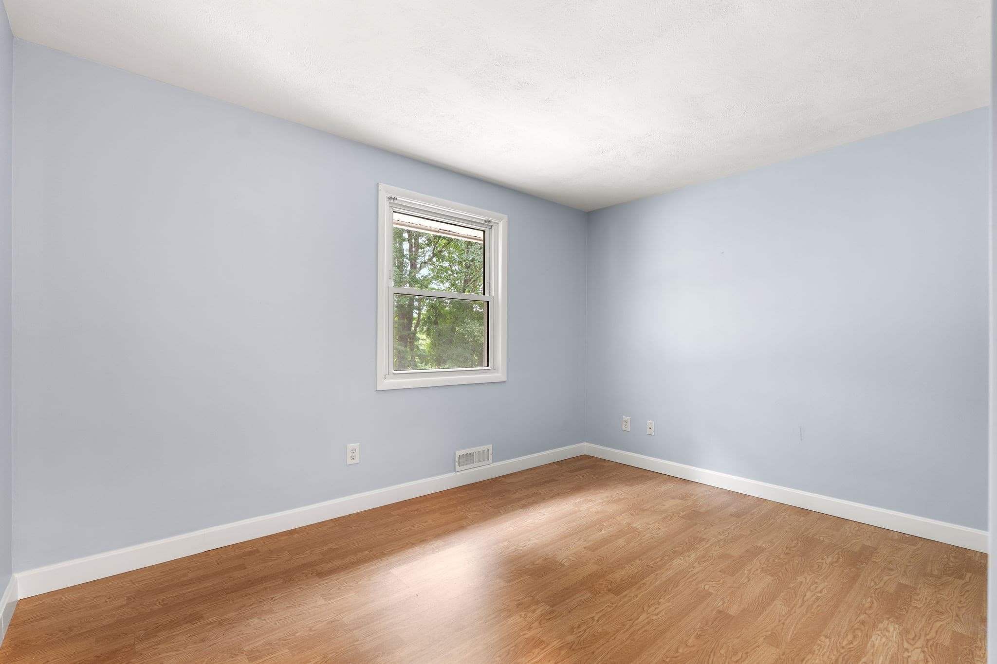 Single Family Residence at 25 Glen Drive, Peabody MA 01960, Peabody, photo 16 of 41