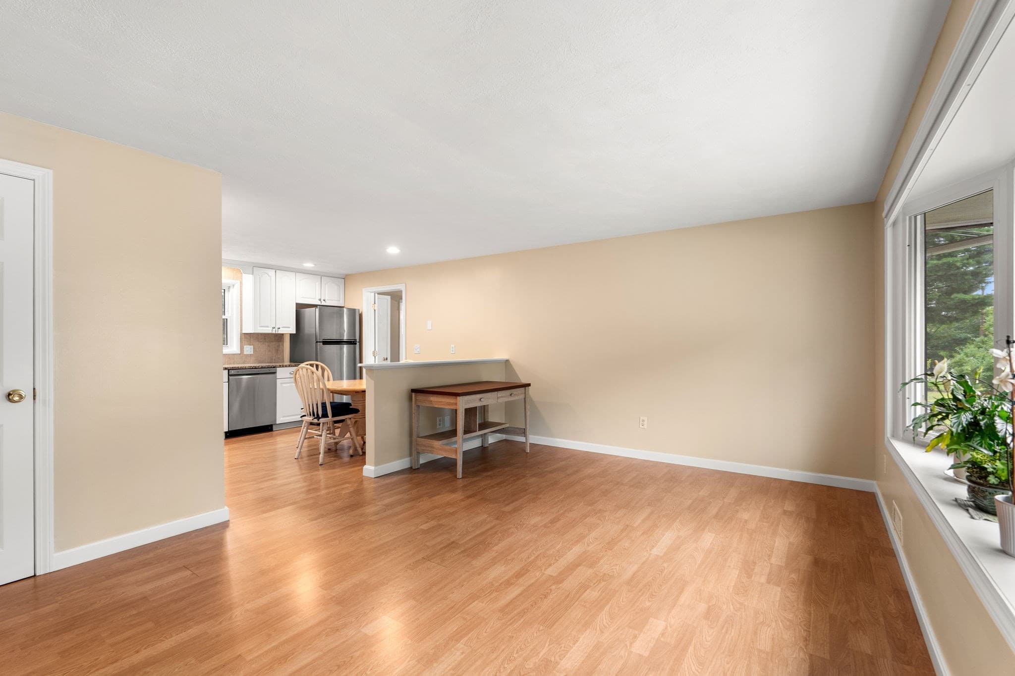 Single Family Residence at 25 Glen Drive, Peabody MA 01960, Peabody, photo 9 of 41