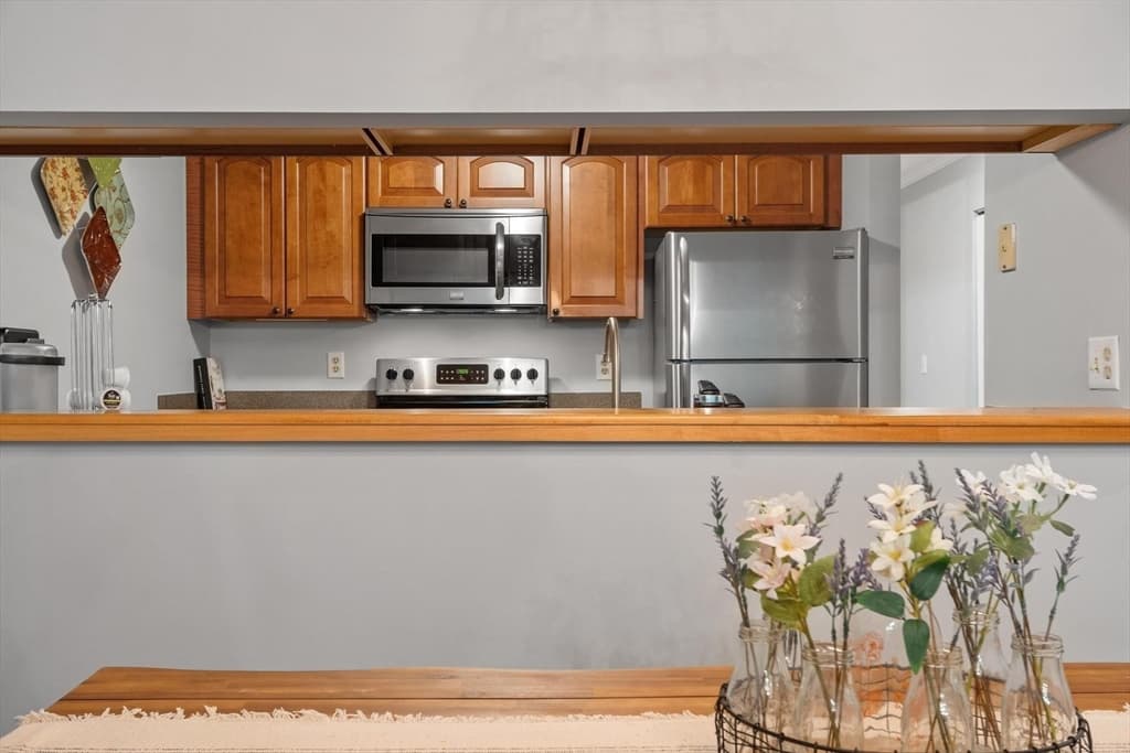 Condominium at 148 Main St # B333, North Andover MA 01845, North Andover, photo 12 of 36