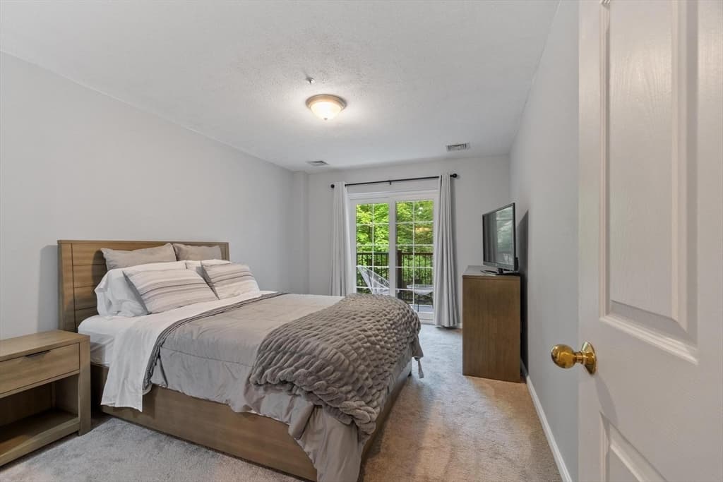Condominium at 148 Main St # B333, North Andover MA 01845, North Andover, photo 15 of 36